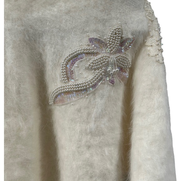 Keomi Vintage ivory angora fluffy long sleeve sweater M-L - Picture 6 of 9